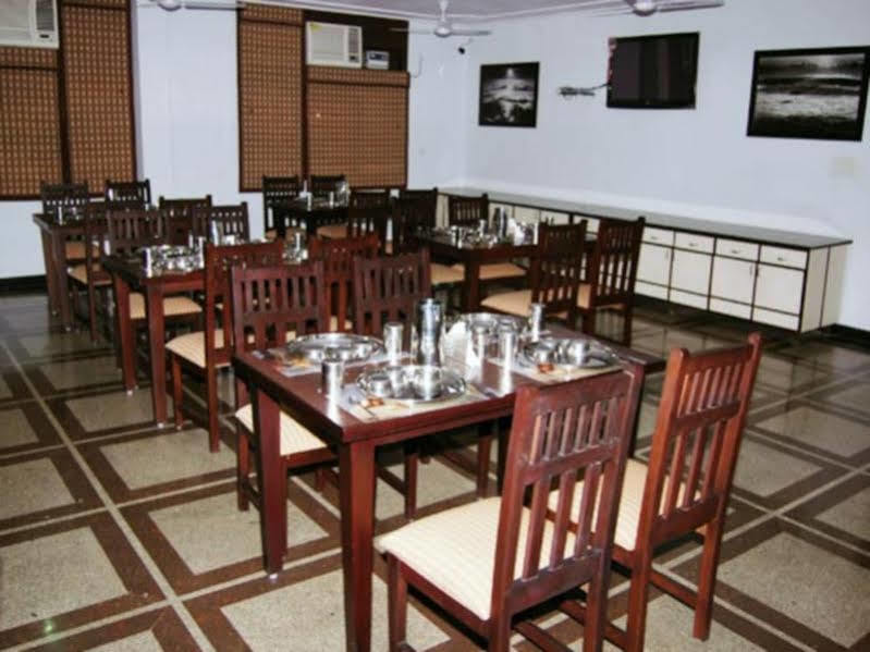 The Urmi Hotel Haridwār Buitenkant foto
