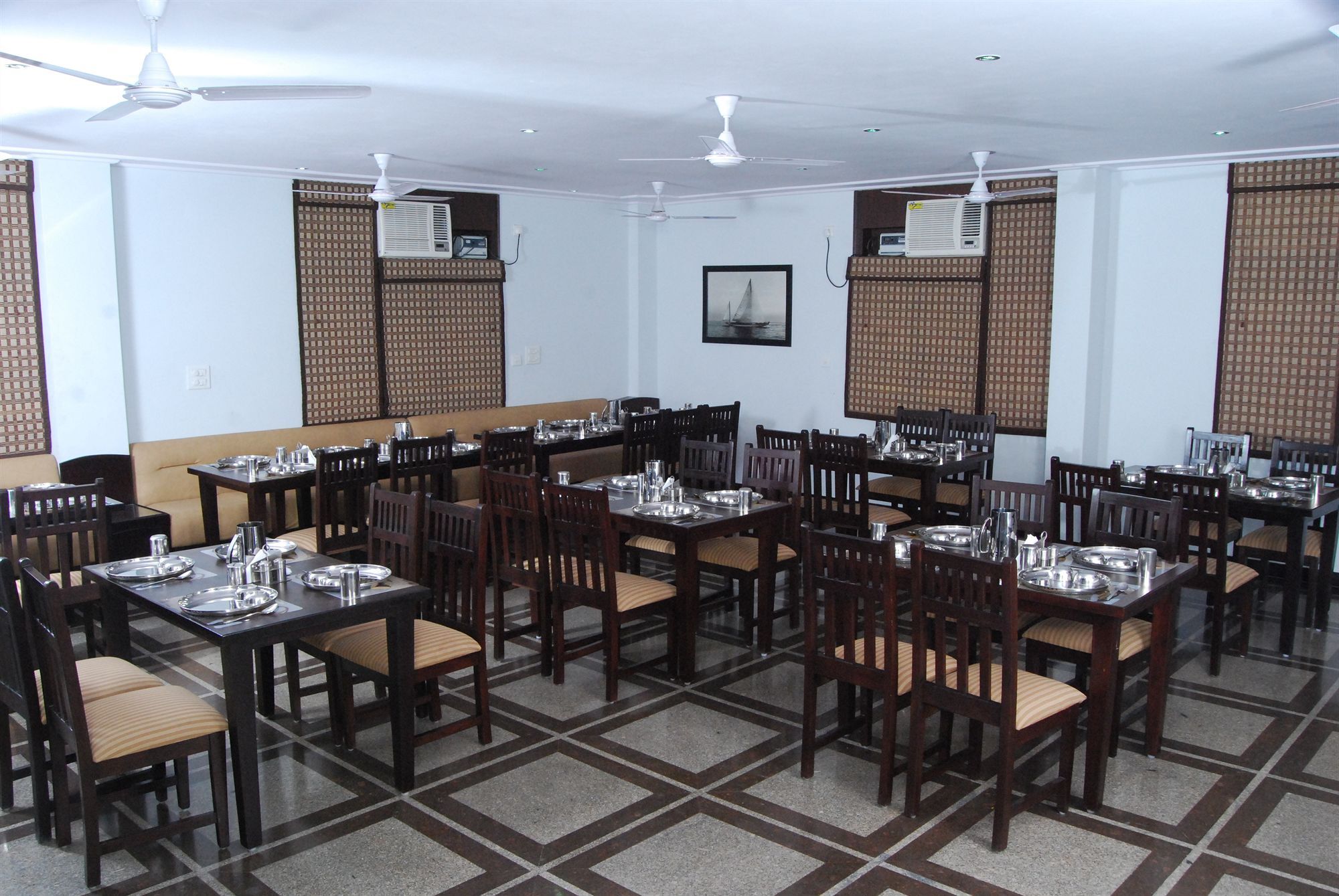 The Urmi Hotel Haridwār Buitenkant foto