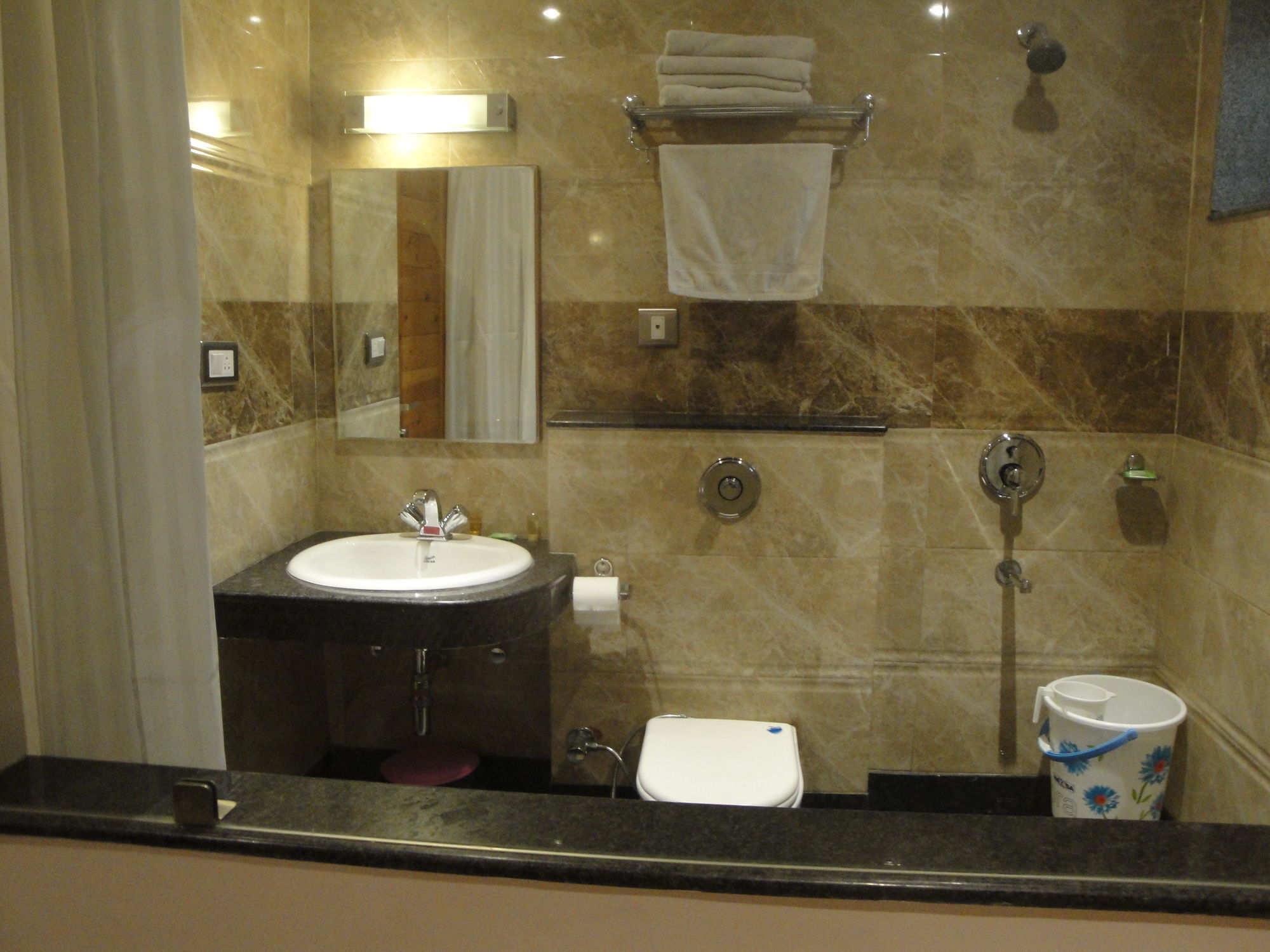 The Urmi Hotel Haridwār Buitenkant foto