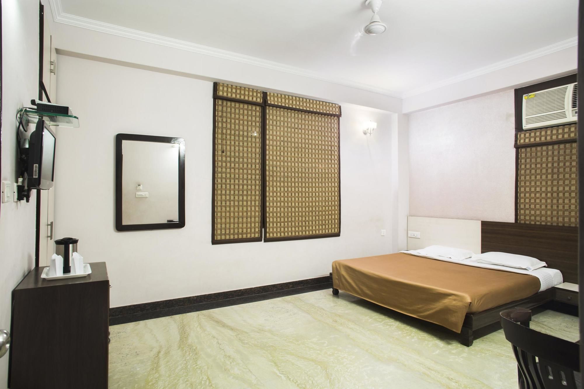 The Urmi Hotel Haridwār Buitenkant foto