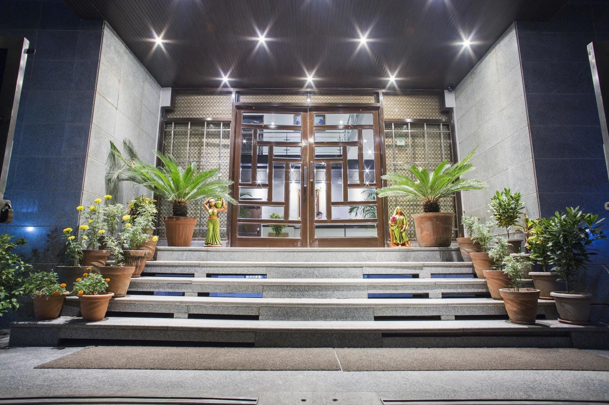 The Urmi Hotel Haridwār Buitenkant foto