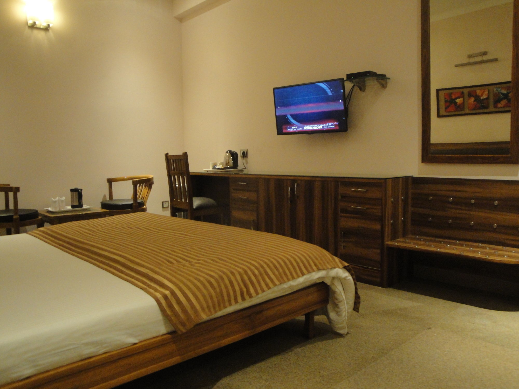 The Urmi Hotel Haridwār Buitenkant foto